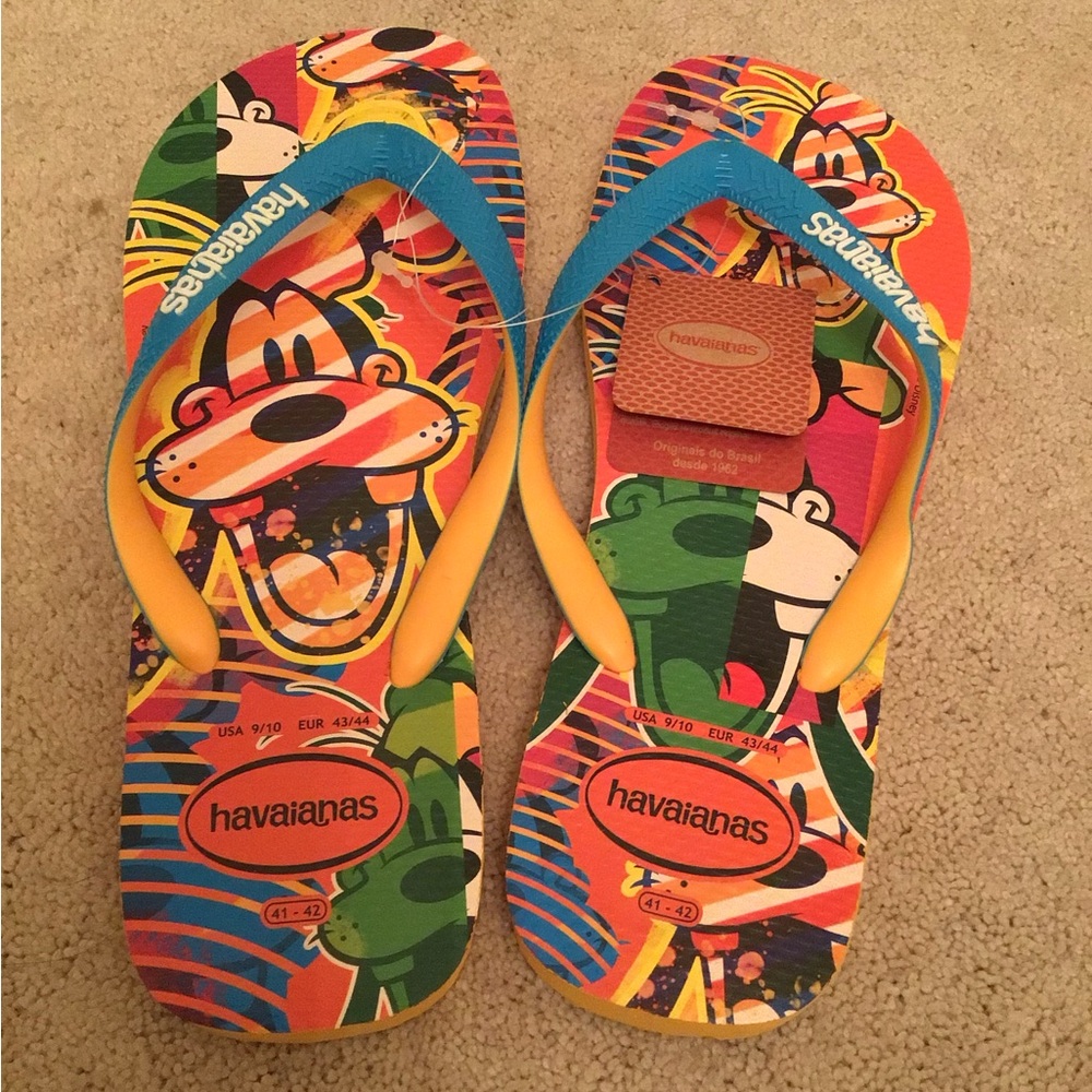 NWT unisex Havaianas Goofy Blue and Yellow Disney Graphic Flip Flops